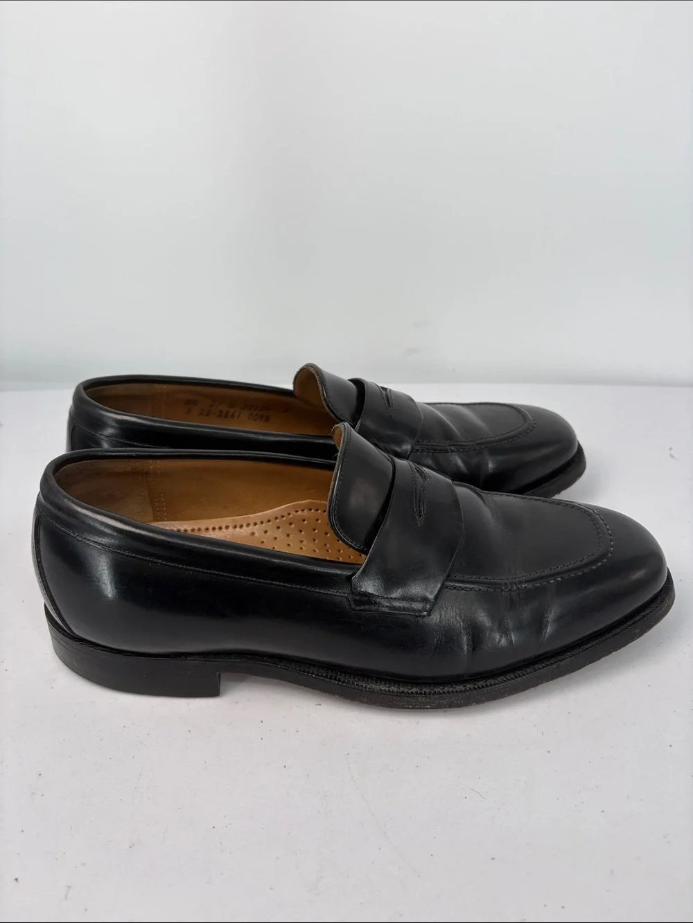 🦢 Johnston & Murphy Black Leather Penny Loafers
